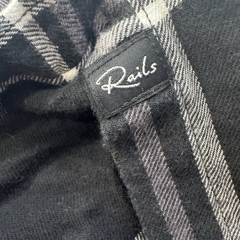 Rails Milo Button Up Shirt Women's Medium Black Ivory Plaid Cowgirl LS **Flaw - Picture 2 of 12